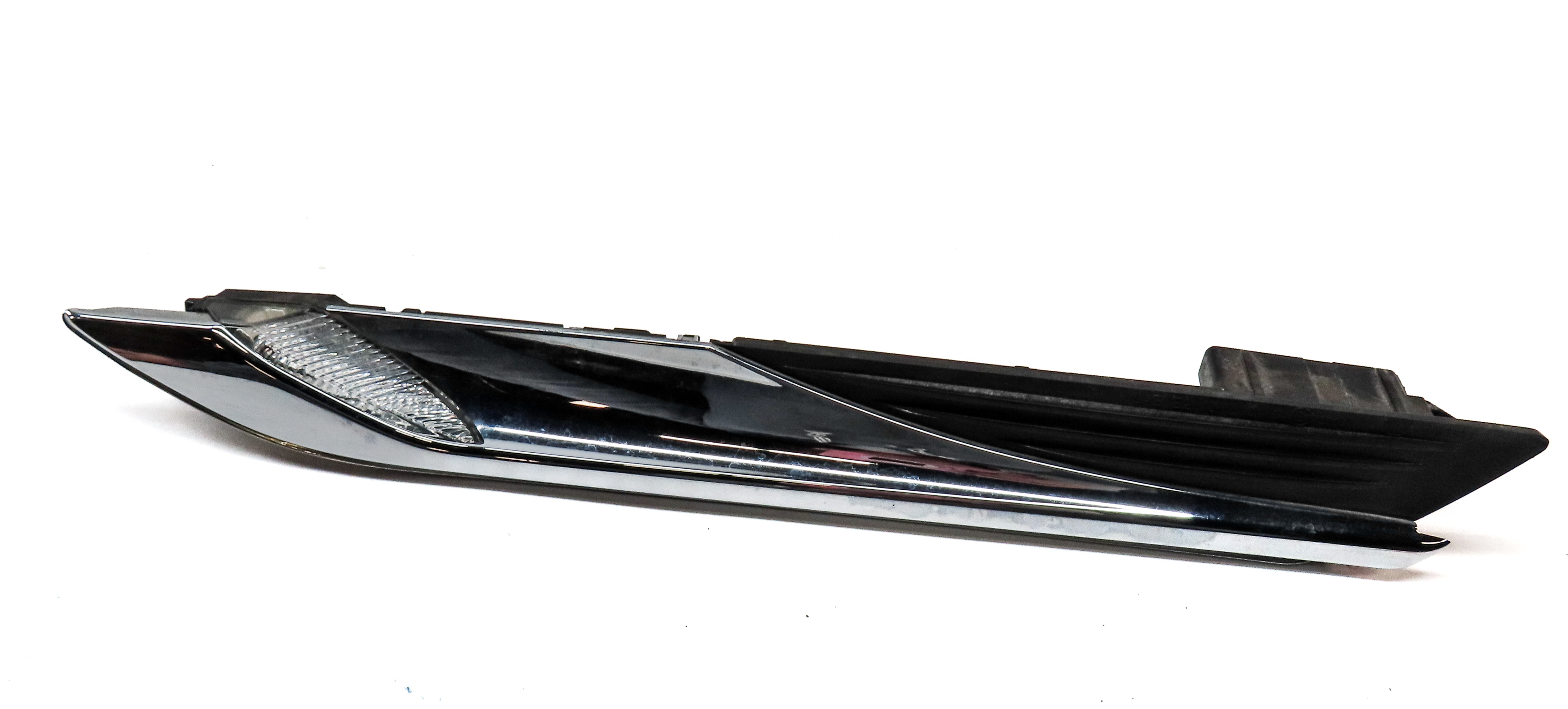 2012-2015 BMW 640i 650i (F06 F12 F13) LEFT DRIVER FENDER SIGNAL MARKER LIGHT — exact item pictured